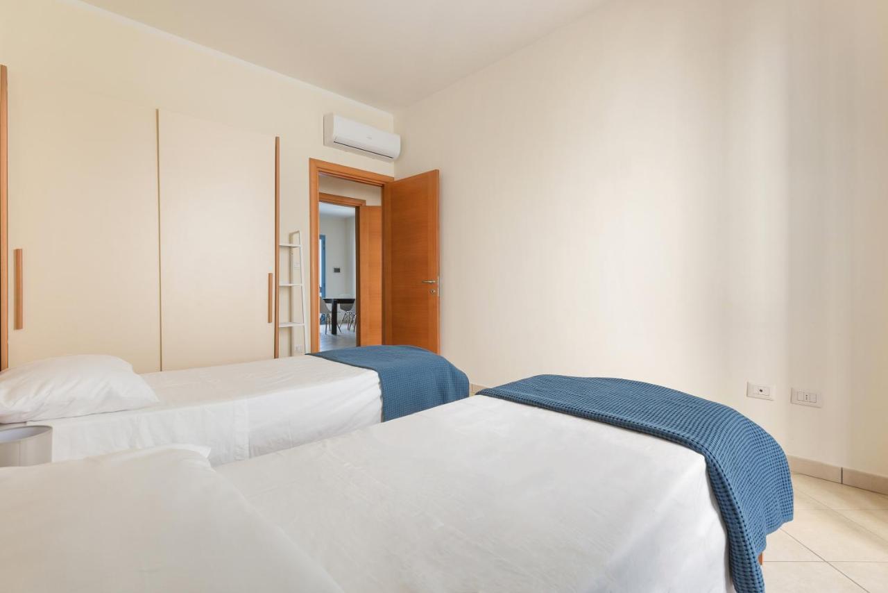 Ferienwohnung L'Attico Di Lido Marini Exterior foto